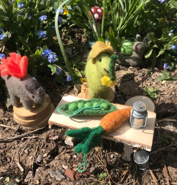 Felt so good - Handmade Felt Daphne Dinosaur Hanging Decoration - Image 3