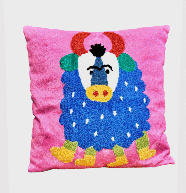 Square Throw Pillow cow