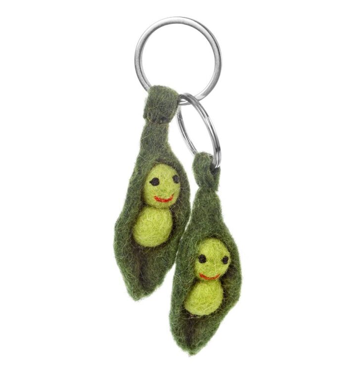 Felt so good - Handmade Felt Peas in a Pod Friendship Valentines Keyrings