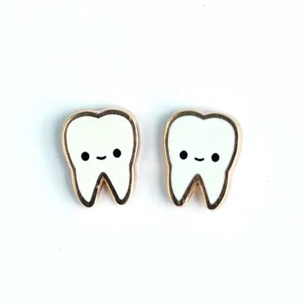 LUXCUPS CREATIVE- TEETH EARRINGS