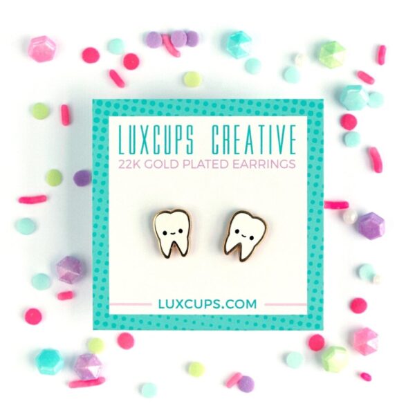 LUXCUPS CREATIVE- TEETH EARRINGS
