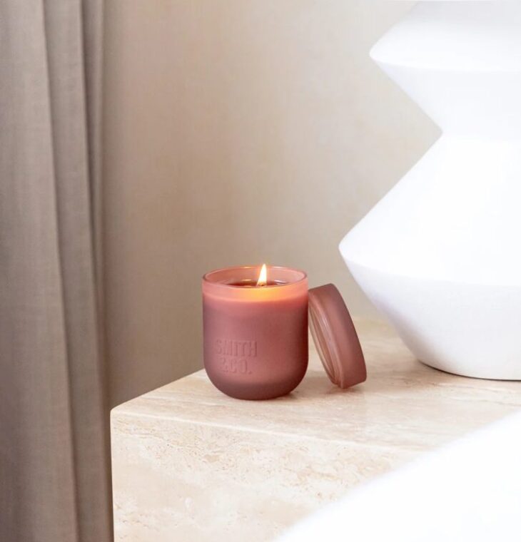 Smith&Co. Blush Rose & Blackberry
Scented Candle 250g