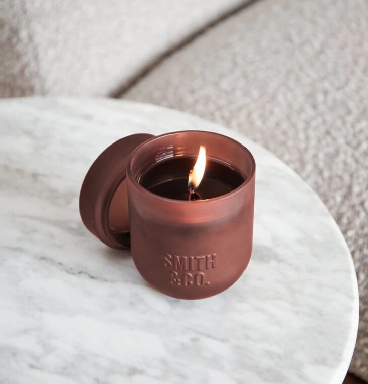 Smith&Co. Black Oud & saffron
Scented Candle 250g