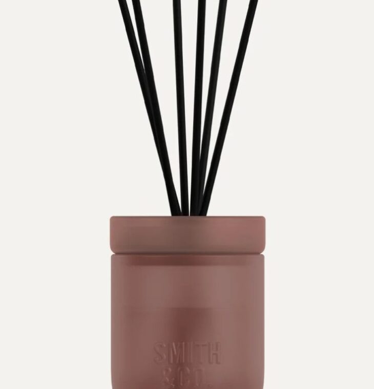 Smith&Co. Blush Rose & Blackberry
Reed Diffuser 200ml