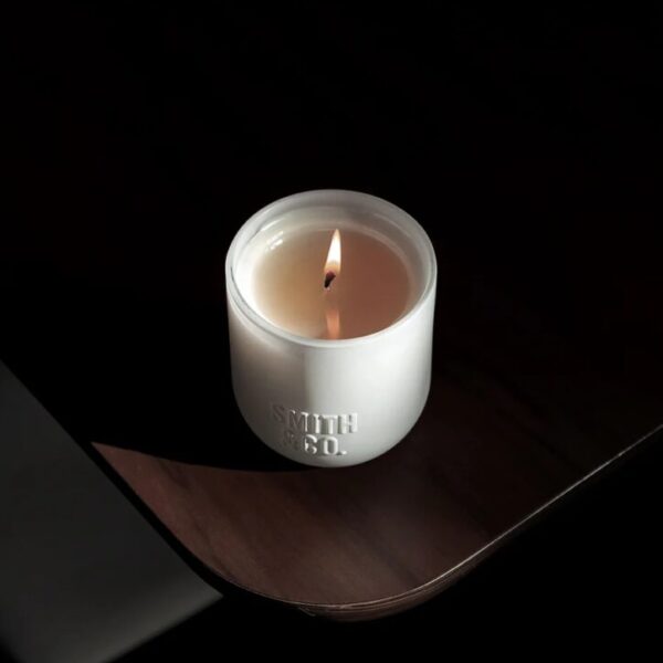 Smith&Co. Tonka & White Musk Scented Candle 250g