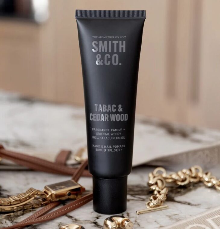 Smith&Co.Tabac & Cedar Wood
Hand & Nail Pomade