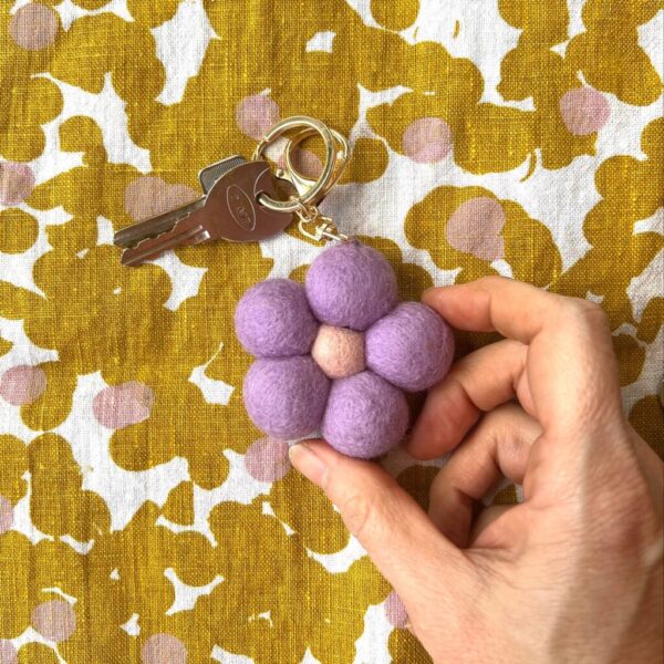 Home Dweller-Felt Flower Keychain - Lilac